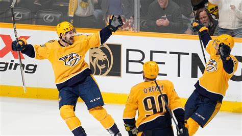 Forsberg scores in OT, Predators beat Penguins 3-2 for 6th straight win